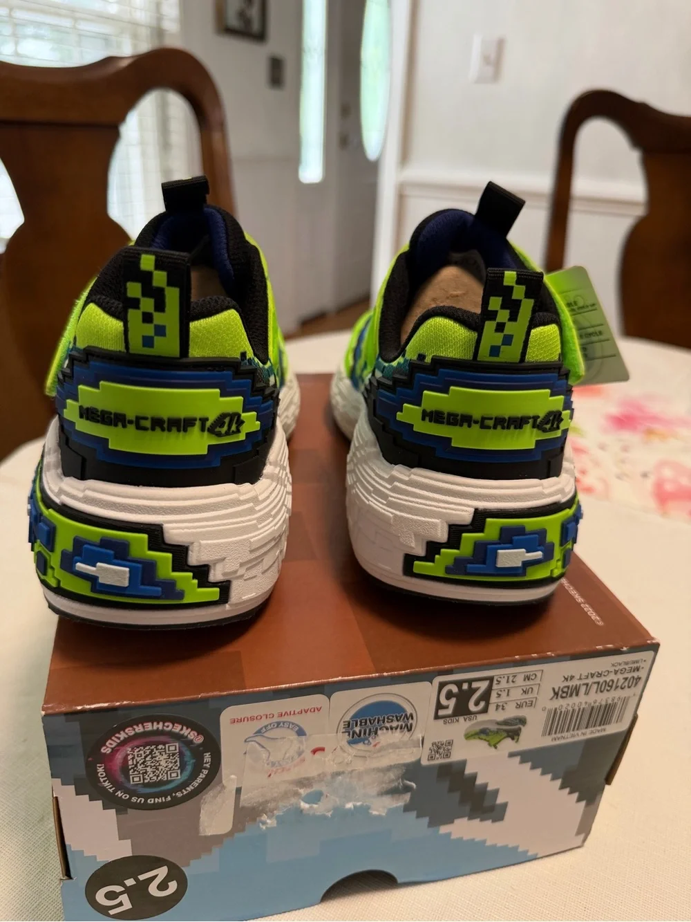 Skechers loop strap